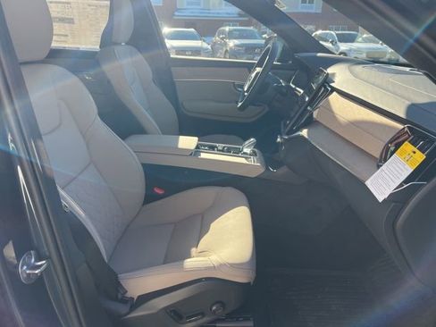 New 2026 Volvo XC90 B6 Plus w/ Protection Package AWD/4WD image 15