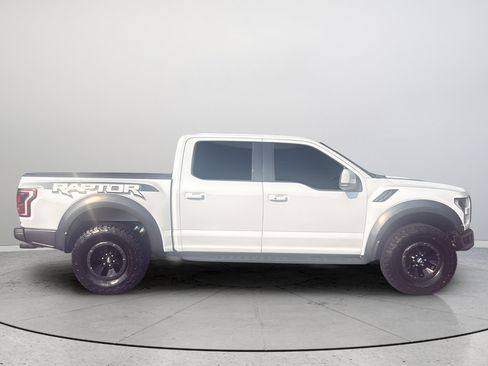 Used 2018 Ford F150 Raptor w/ Equipment Group 802A Luxury AWD/4WD image 6