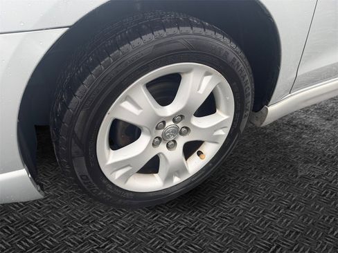 Used 2007 Toyota Matrix image 11