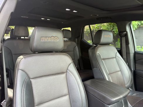 Used 2022 Chevrolet Traverse High Country image 15