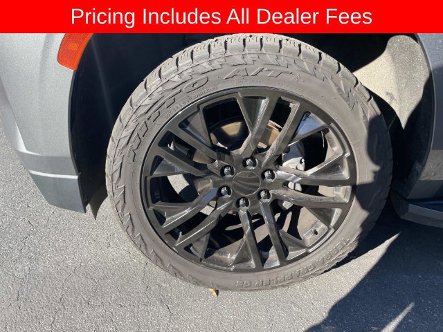 Used 2021 Chevrolet Suburban Premier w/ Premium Package AWD/4WD image 2