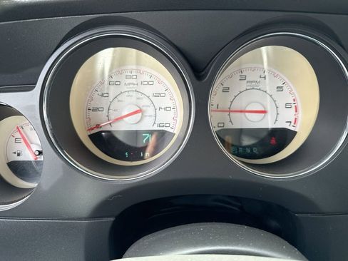 Used 2013 Dodge Challenger R/T image 15