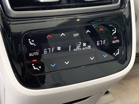 Used 2023 Mercedes-Benz EQS 450+ 4MATIC SUV w/ Exclusive Trim Package image 15