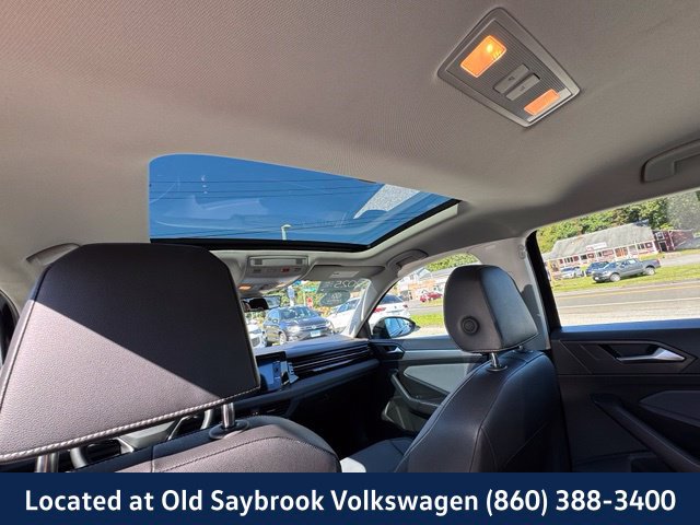 Certified 2025 Volkswagen Jetta SE FWD image 18