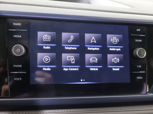 Used 2024 Volkswagen Taos SE w/ Panoramic Sunroof Package AWD/4WD image 48