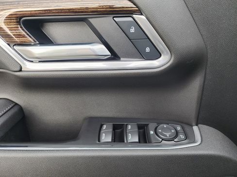 Used 2025 GMC Sierra 1500 Elevation image 19