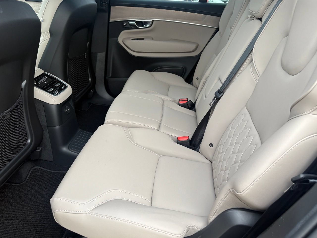 New 2026 Volvo XC90 T8 Plus AWD/4WD image 21