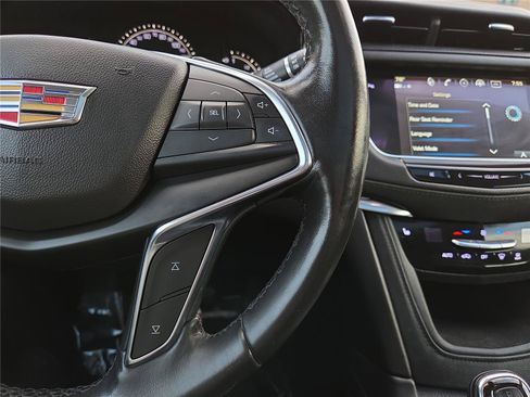 Used 2019 Cadillac XT5 Luxury AWD/4WD image 16