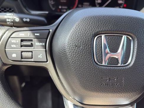 Used 2025 Honda CR-V LX image 9
