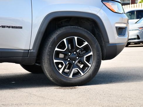 Used 2021 Jeep Compass Trailhawk AWD/4WD image 9