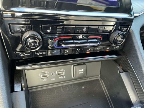 Used 2024 Jeep Grand Cherokee Altitude image 21