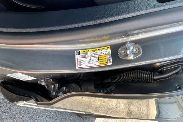 Used 2025 Ford Explorer Active RWD image 35
