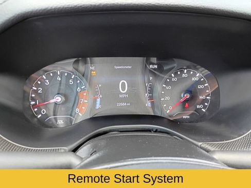 Used 2023 Jeep Compass Trailhawk w/ Trailhawk Convenience Group AWD/4WD image 14