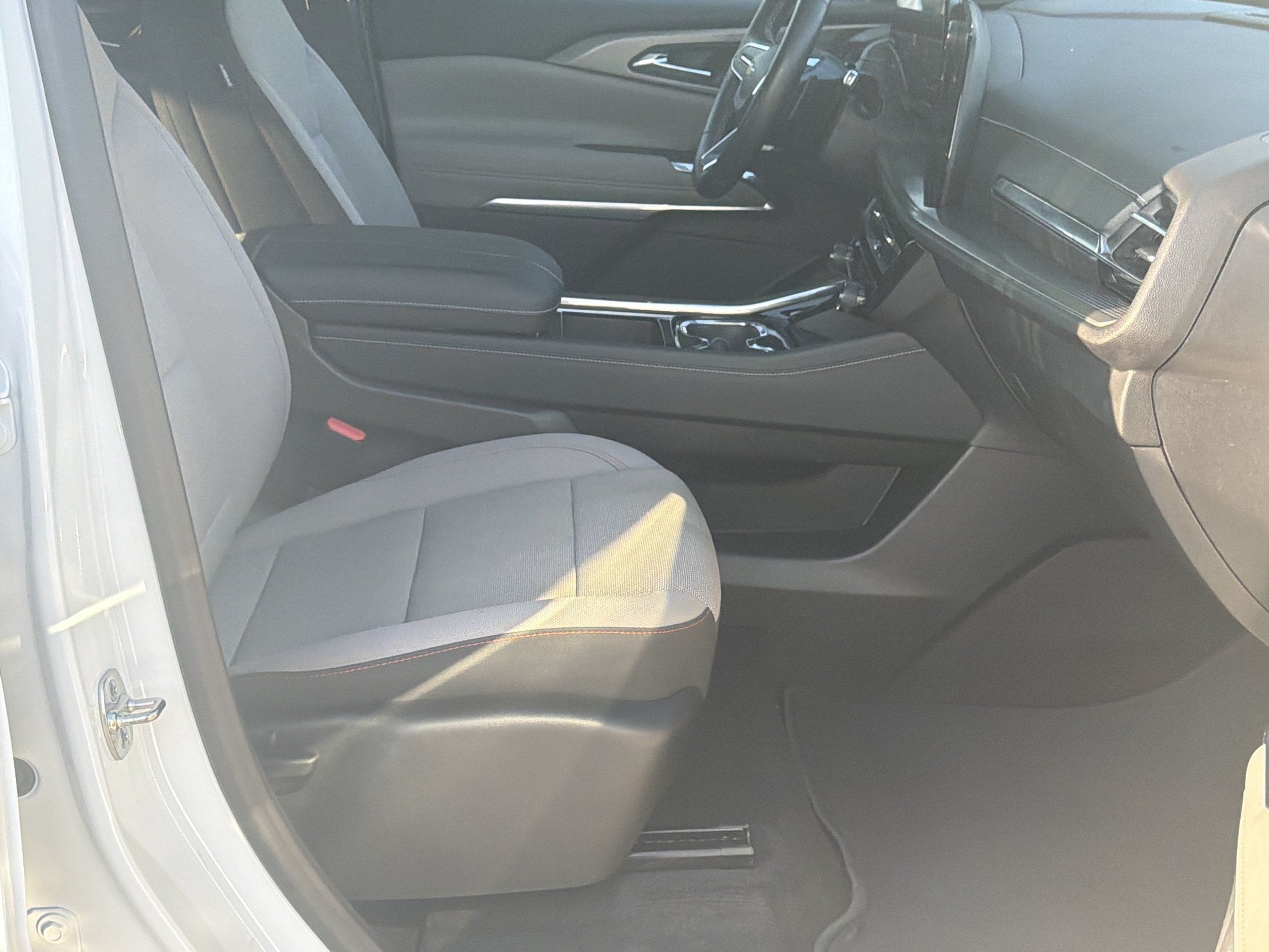 Used 2026 Chevrolet Traverse LT w/ Driver Confidence Package FWD image 13