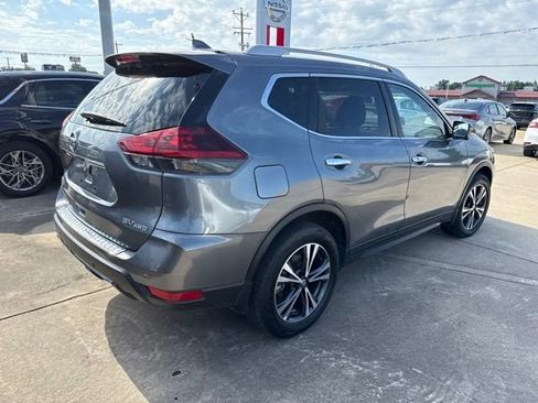 Used 2020 Nissan Rogue SV w/ Premium Package AWD/4WD image 9