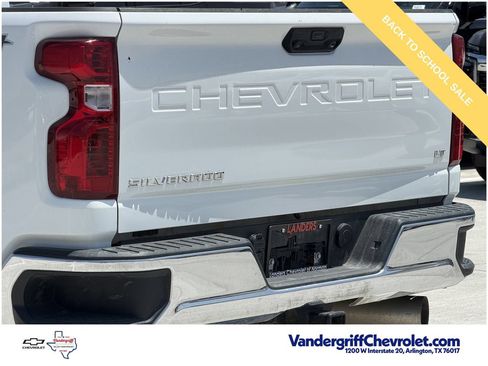 Used 2025 Chevrolet Silverado 2500 LT w/ Convenience Package AWD/4WD image 4