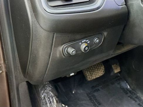 Used 2020 Chevrolet Equinox Premier image 12