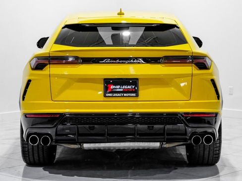 Used 2022 Lamborghini Urus image 7