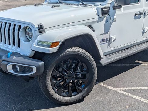 Used 2023 Jeep Wrangler Unlimited Sahara w/ Cold Weather Group AWD/4WD image 28