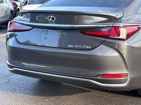Used 2023 Lexus ES 250 w/ Premium Package AWD/4WD image 14