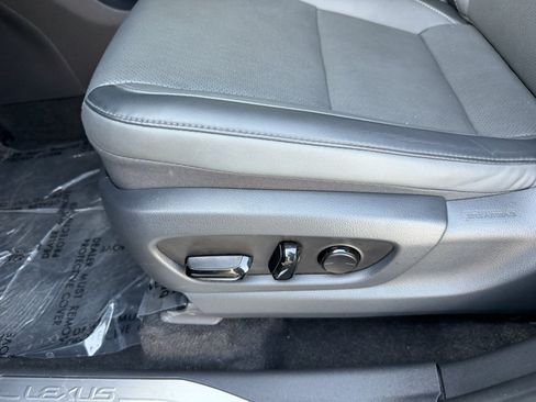 Used 2025 Lexus RZ 300e w/ Accessory Package (P5) FWD image 28