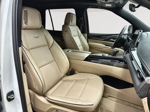 Certified 2024 Cadillac Escalade Premium Luxury AWD/4WD image 27