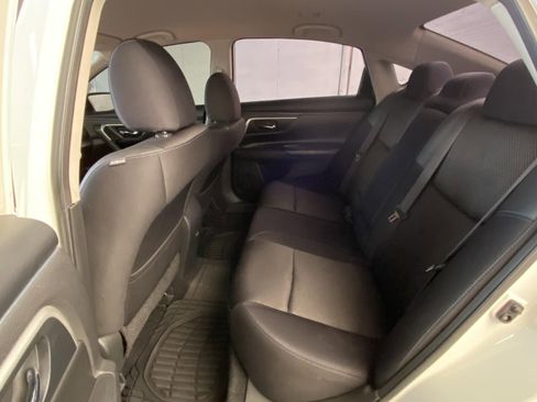 Used 2017 Nissan Altima 2.5 SR w/ Midnight Edition Package image 16