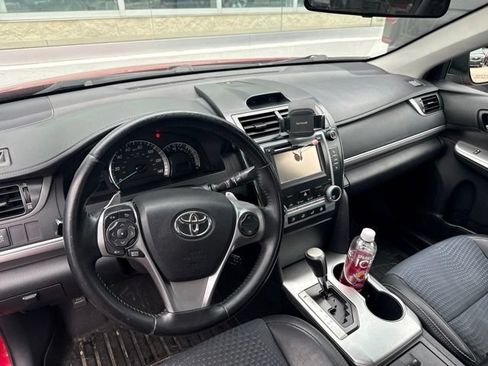Used 2014 Toyota Camry SE FWD image 5