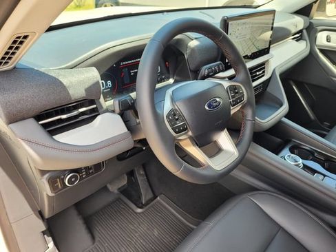 New 2026 Ford Explorer Active w/ Active Comfort Package RWD image 8