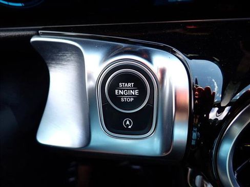 Used 2020 Mercedes-Benz GLB 250 4MATIC image 19