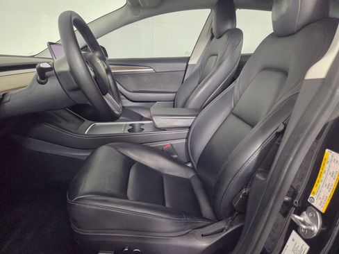 Used 2022 Tesla Model 3 Standard Range image 11