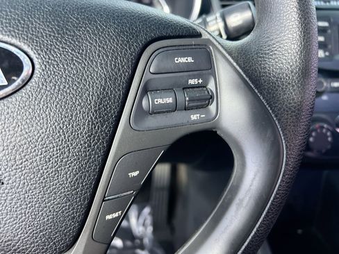 Used 2018 Kia Forte LX image 17