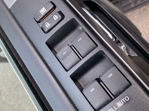 Used 2022 Toyota 4Runner SR5 image 18