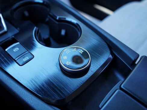 Used 2021 Nissan Rogue SV image 23