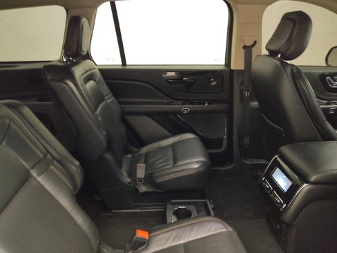 Used 2020 Lincoln Aviator Reserve image 19