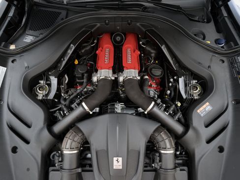 Certified 2022 Ferrari Roma image 28