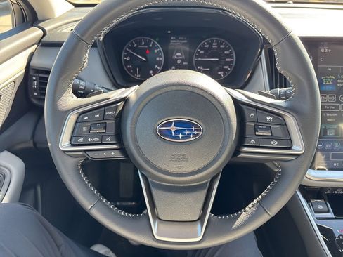 Used 2025 Subaru Outback Premium image 2