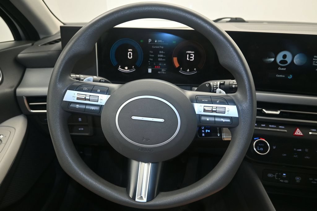 Used 2025 Hyundai Sonata SEL FWD image 13