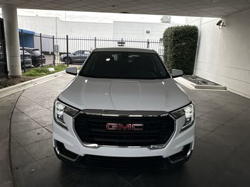 Used 2024 GMC Terrain SLE image 6
