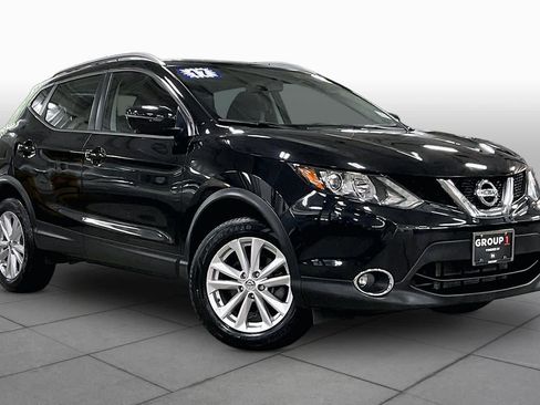 Used 2017 Nissan Rogue Sport SV w/ SV Premium Package AWD/4WD image 3
