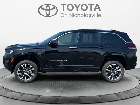 Used 2023 Jeep Grand Cherokee Overland w/ Adv Protech Group III AWD/4WD image 3