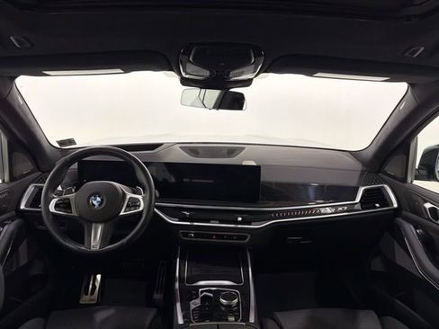Certified 2024 BMW X7 xDrive40i w/ M Sport Package image 32