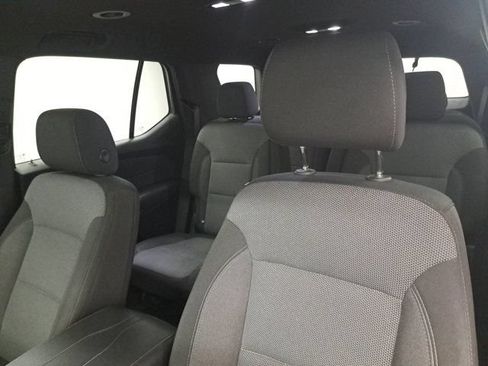 Used 2023 Chevrolet Traverse LT FWD image 20