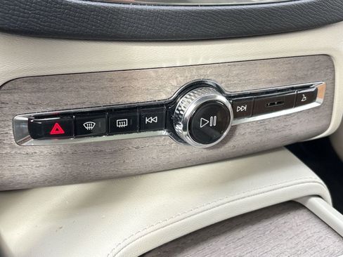 Certified 2023 Volvo XC90 B6 Plus w/ Protection Package Premier image 18