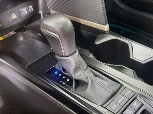 Used 2026 Toyota Camry SE FWD image 18