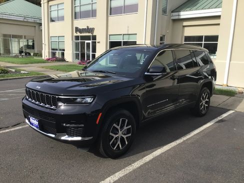 New 2025 Jeep Grand Cherokee L Limited image 3