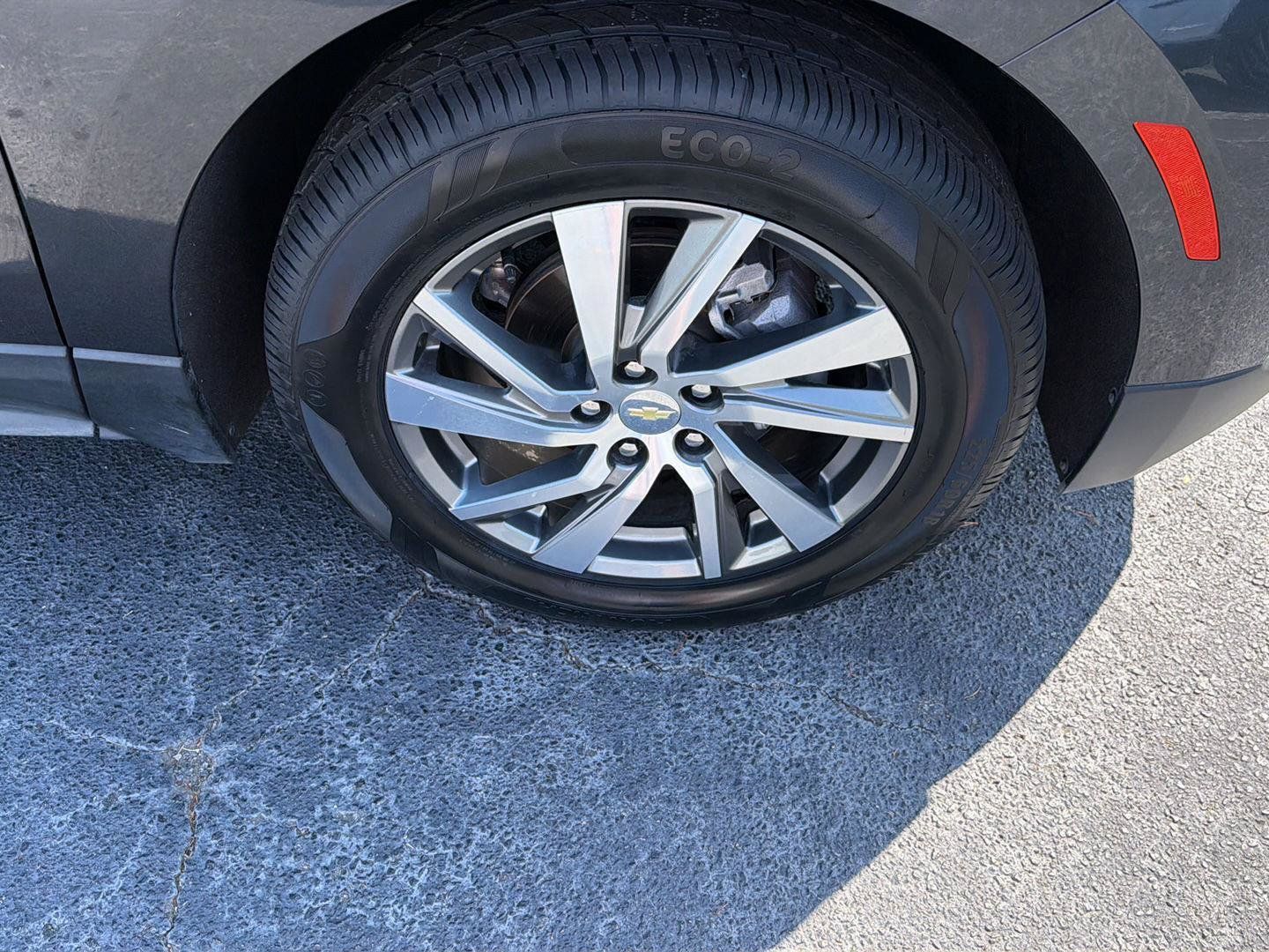 Used 2022 Chevrolet Equinox LT FWD image 39