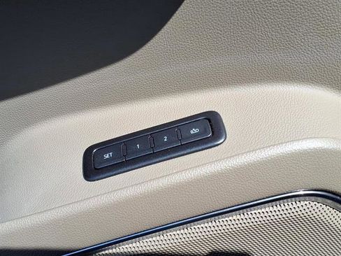 Used 2019 GMC Yukon SLT image 9