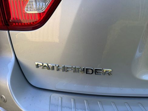 Used 2020 Nissan Pathfinder SL AWD/4WD image 19
