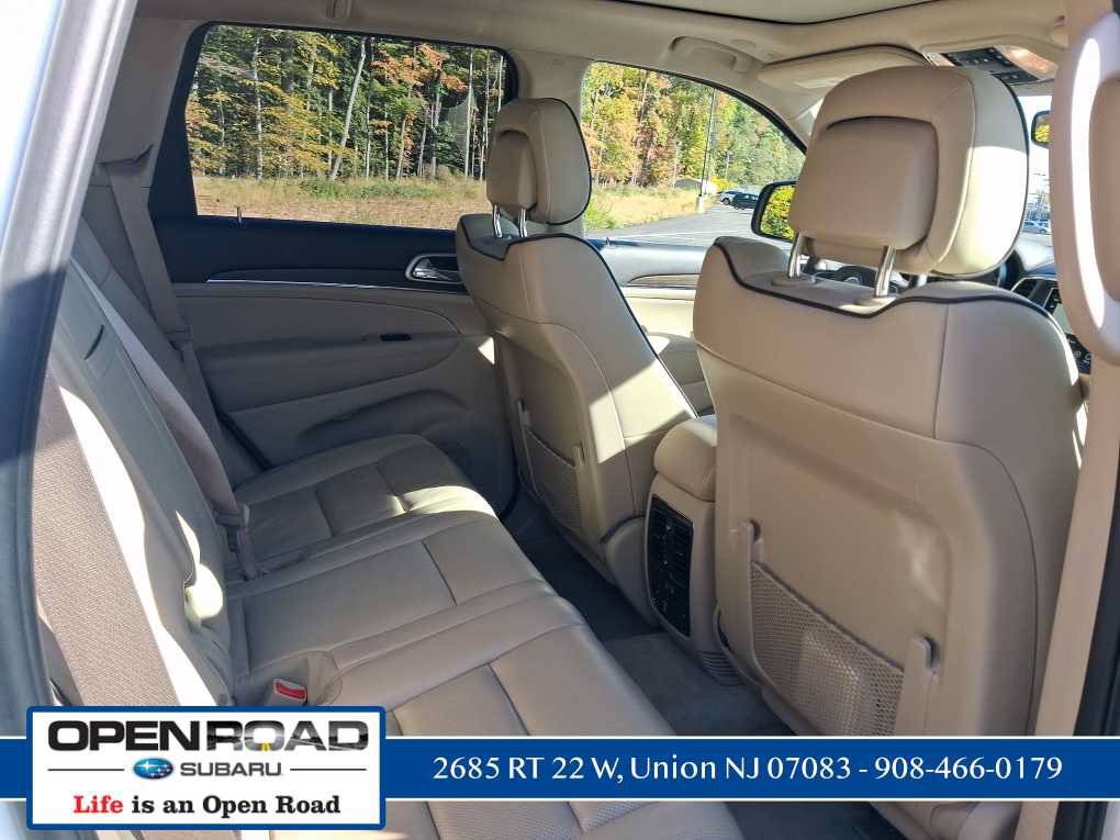 Used 2018 Jeep Grand Cherokee Overland AWD/4WD image 18